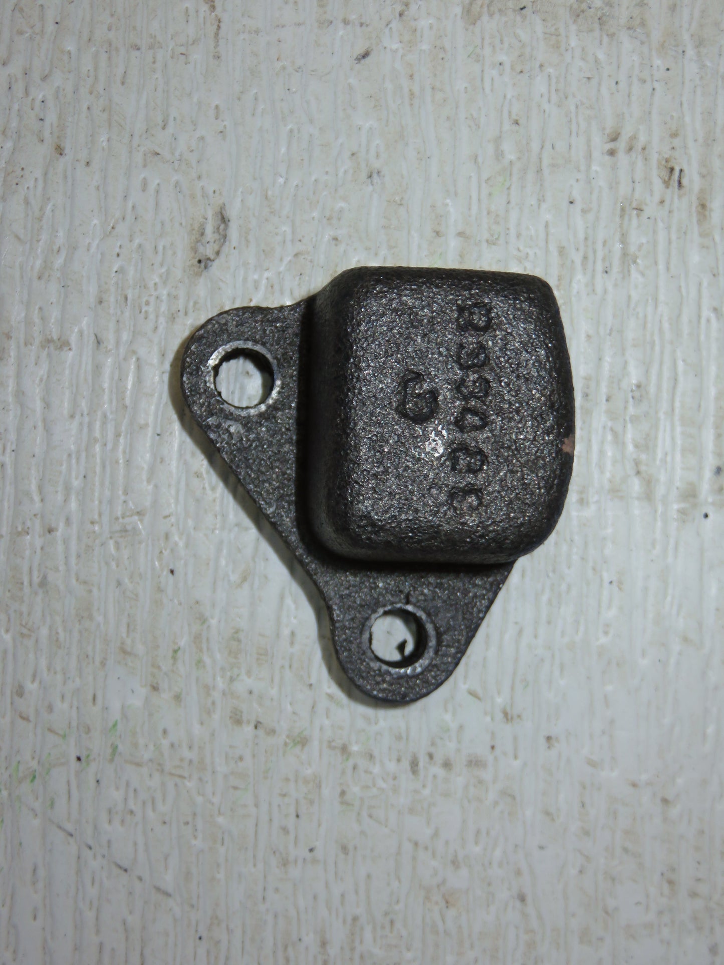 R33429 John Deere Transmission Pump Oil Tube Inlet Bracket For Synchro Range 2510, 3020