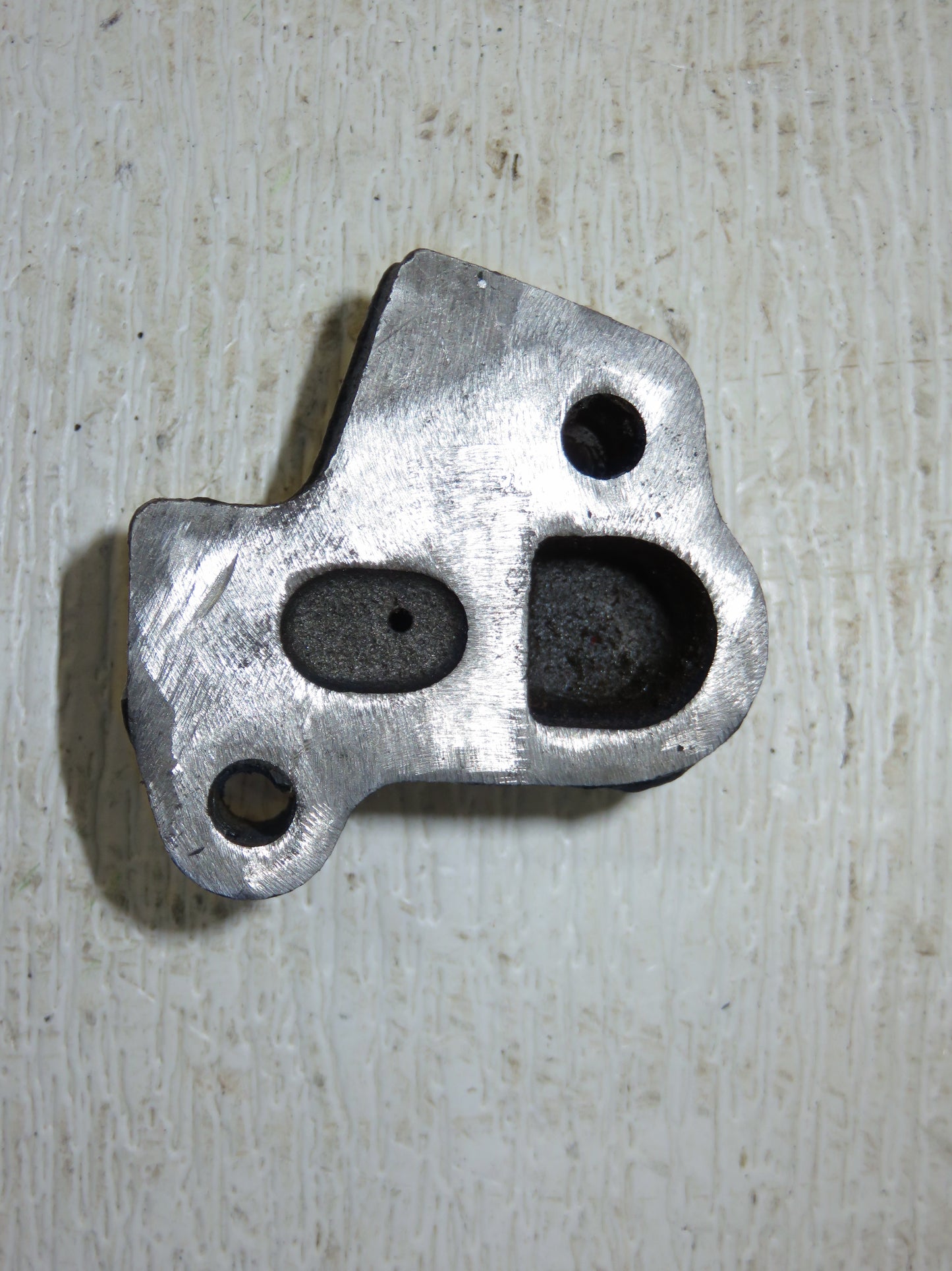R33428 John Deere Transmission Oil Pump Tube Bracket For Synchro Range 2510, 3020, 4020