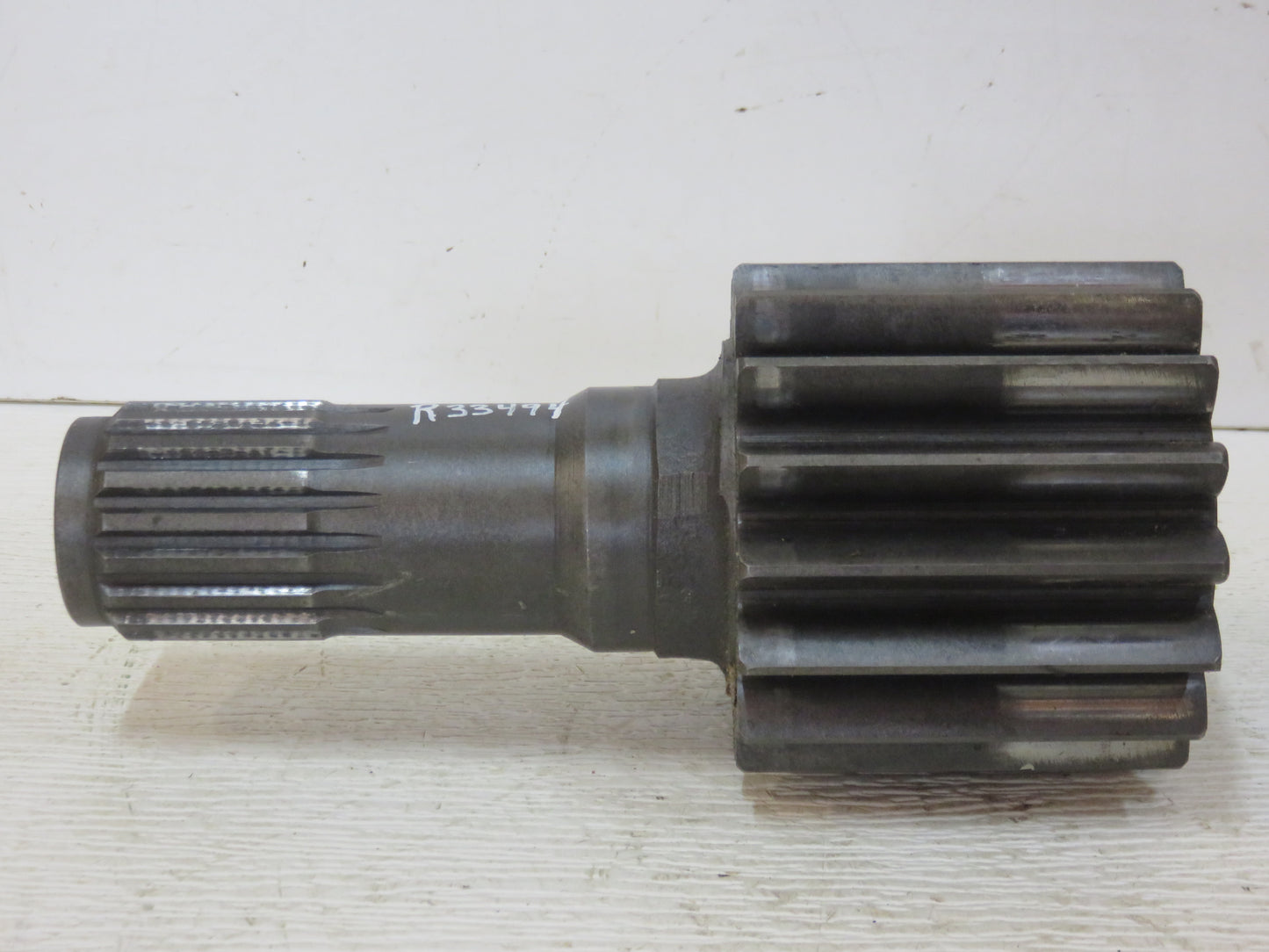 R33494, R49427 John Deere Brake Pinion Shaft For 3020, 4030