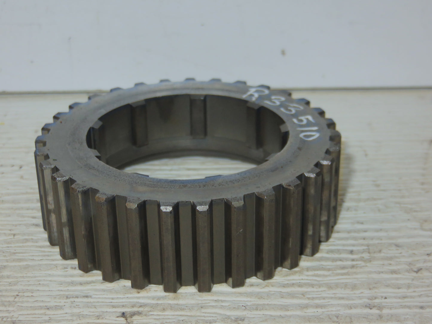 R33510 John Deere Rear Gear Shifter Gear For 2510, 2520, 3020, 4030