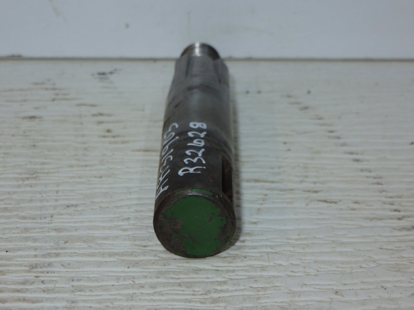 AR31903, R32628 John Deere Shifter Shaft For 2510, 2520, 3010, 3020