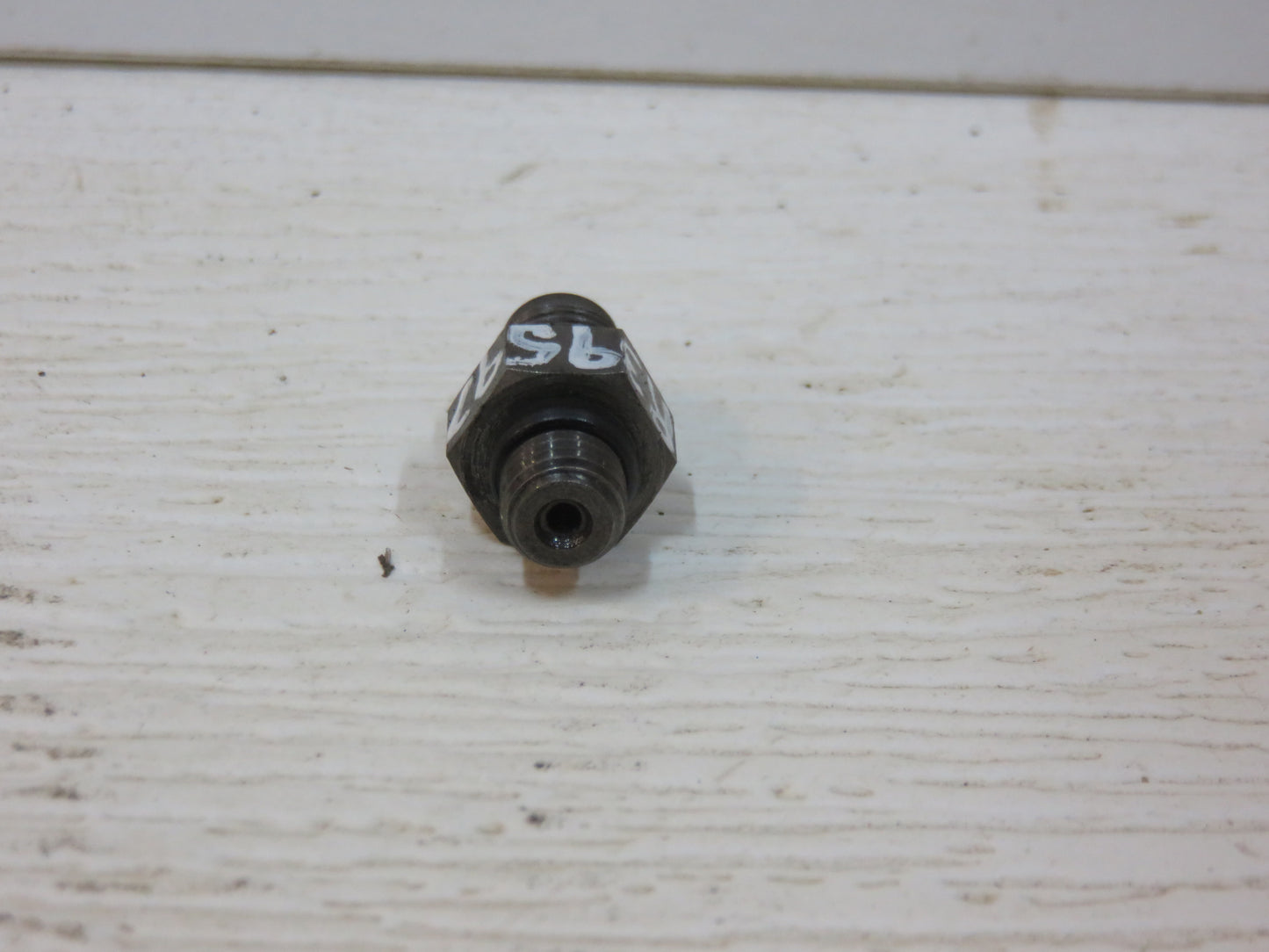 R39597 John Deere Adapter Fitting For 2510, 2520, 3020, 4000, 4020, 4030, 4040, 4240, 4440