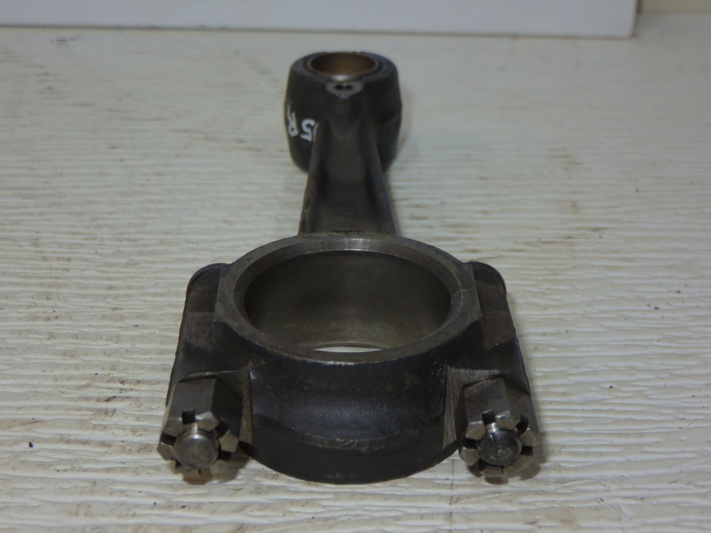 AR693R, R585R John Deere Connecting Rod For R Pony Motor