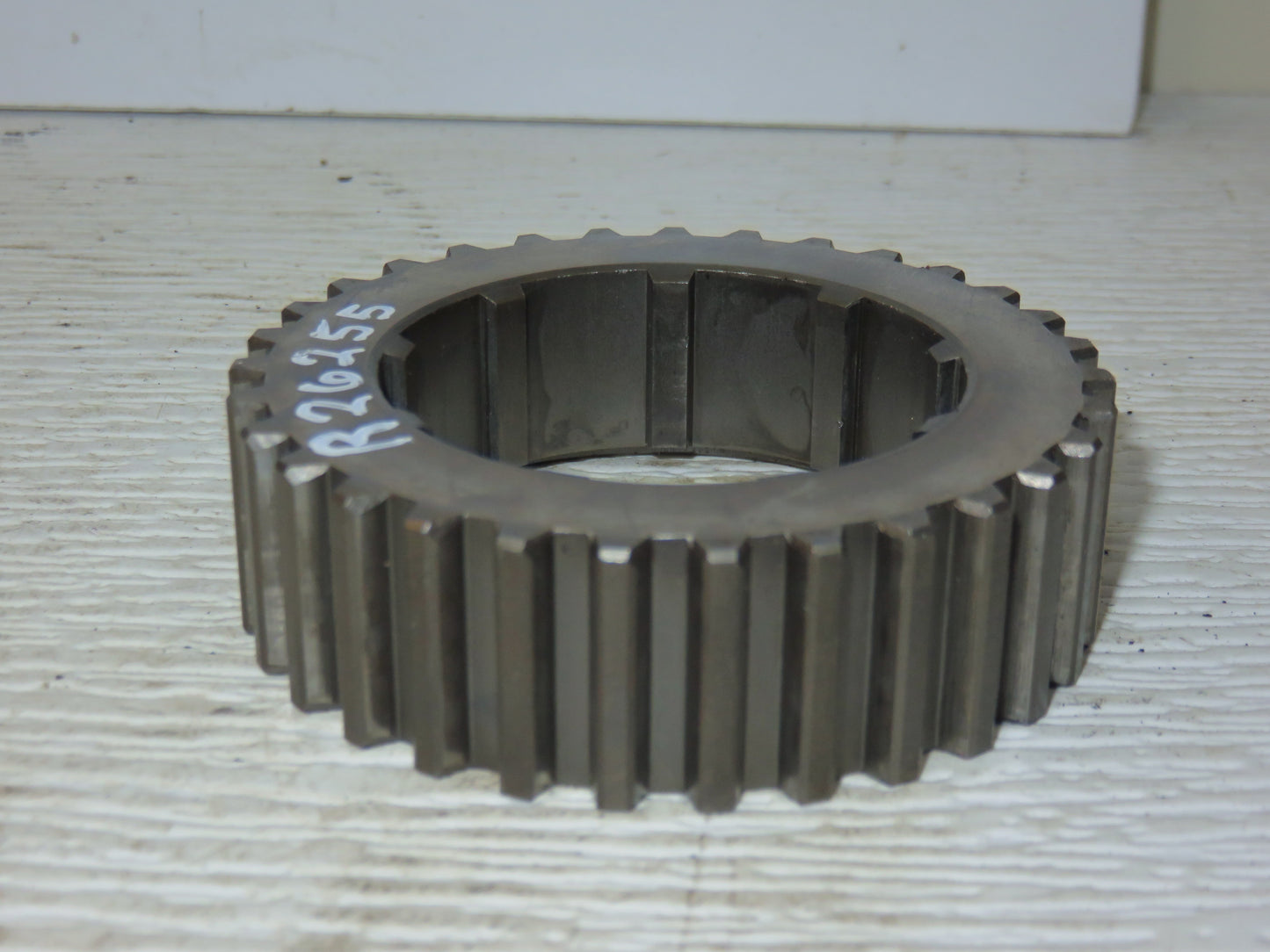 R26255 John Deere Front Shifter Gear For 2510, 2520, 3010, 3020, 4030