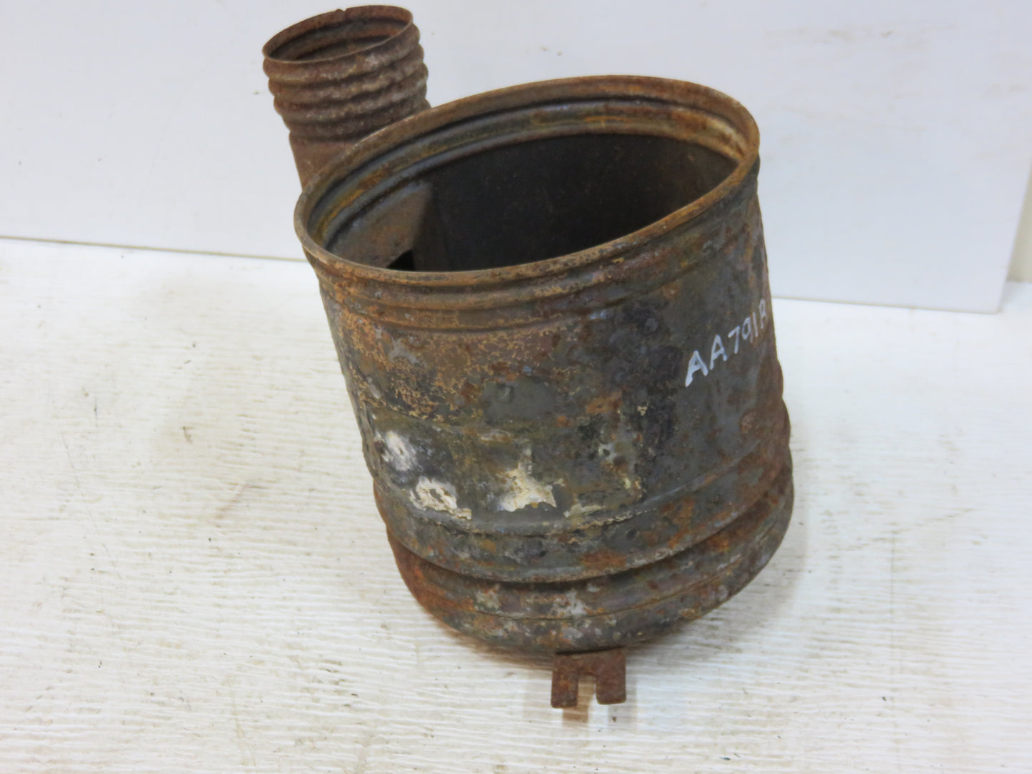 AA791R John Deere Vortox Air Cleaner Cup For A, AR