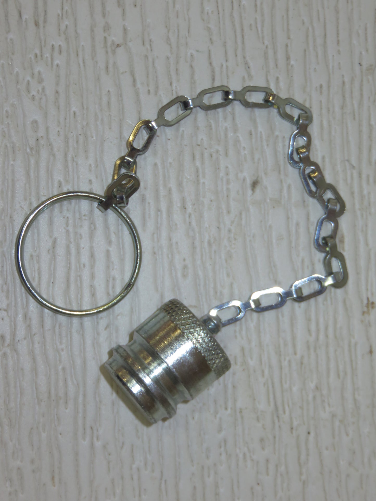 AF3001R John Deere Reproduction Metal Hydraulic Dust Plug With Chain For 80, 520, 620, 720, 820