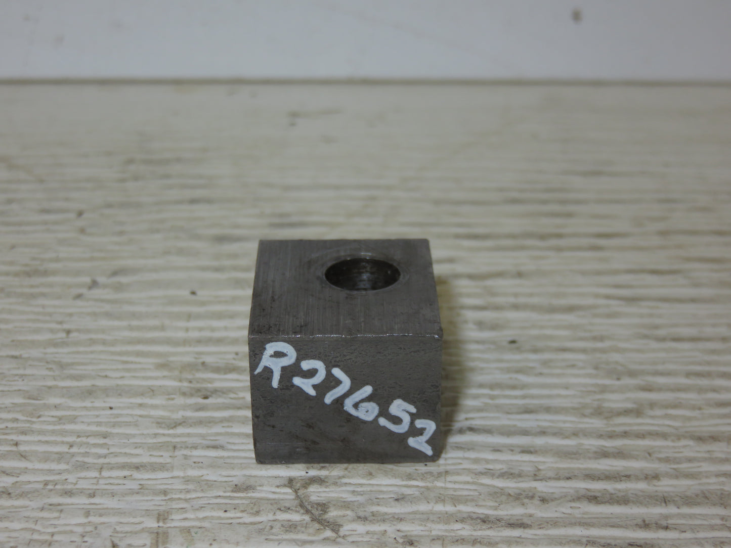 R27652 John Deere Load Control Arm Support For 2510, 3010, 3020