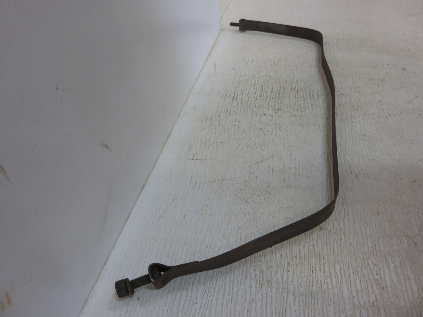 AD1961R John Deere Rear Fuel Tank Strap For D
