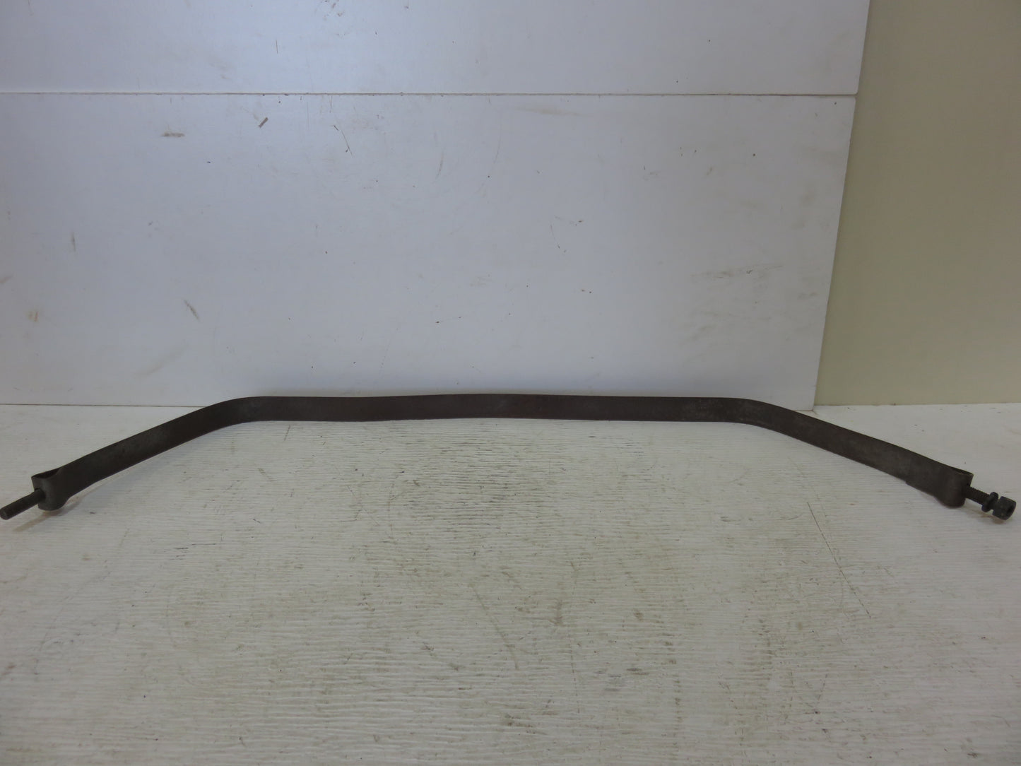 AD1961R John Deere Rear Fuel Tank Strap For D