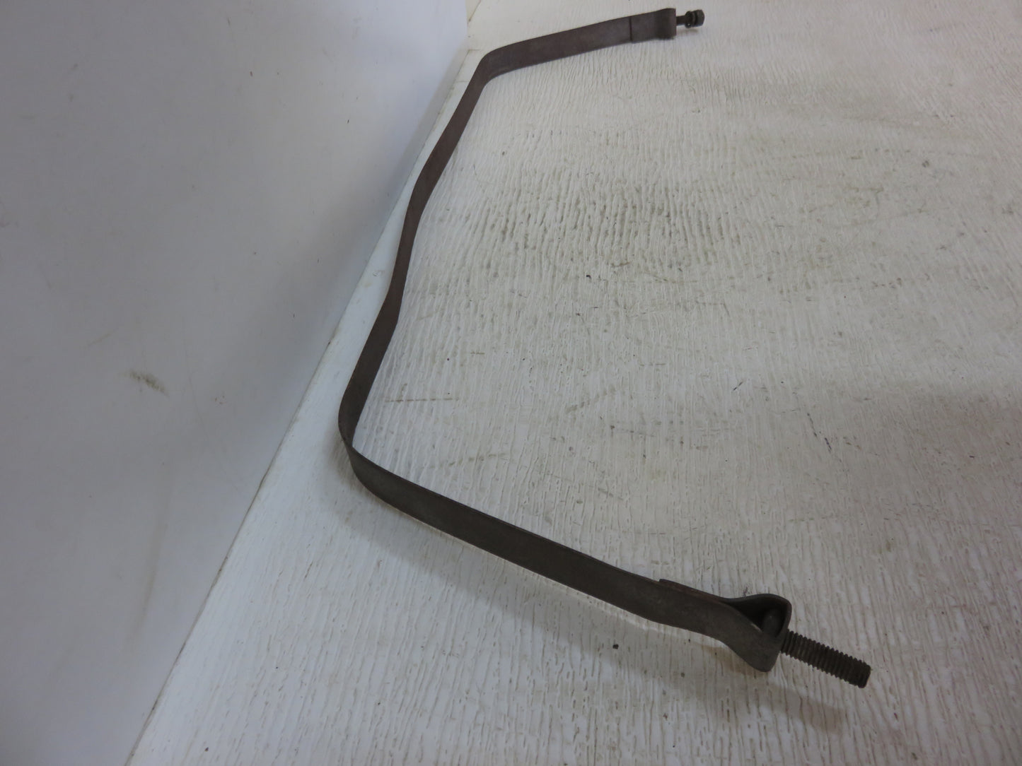 AD1961R John Deere Rear Fuel Tank Strap For D