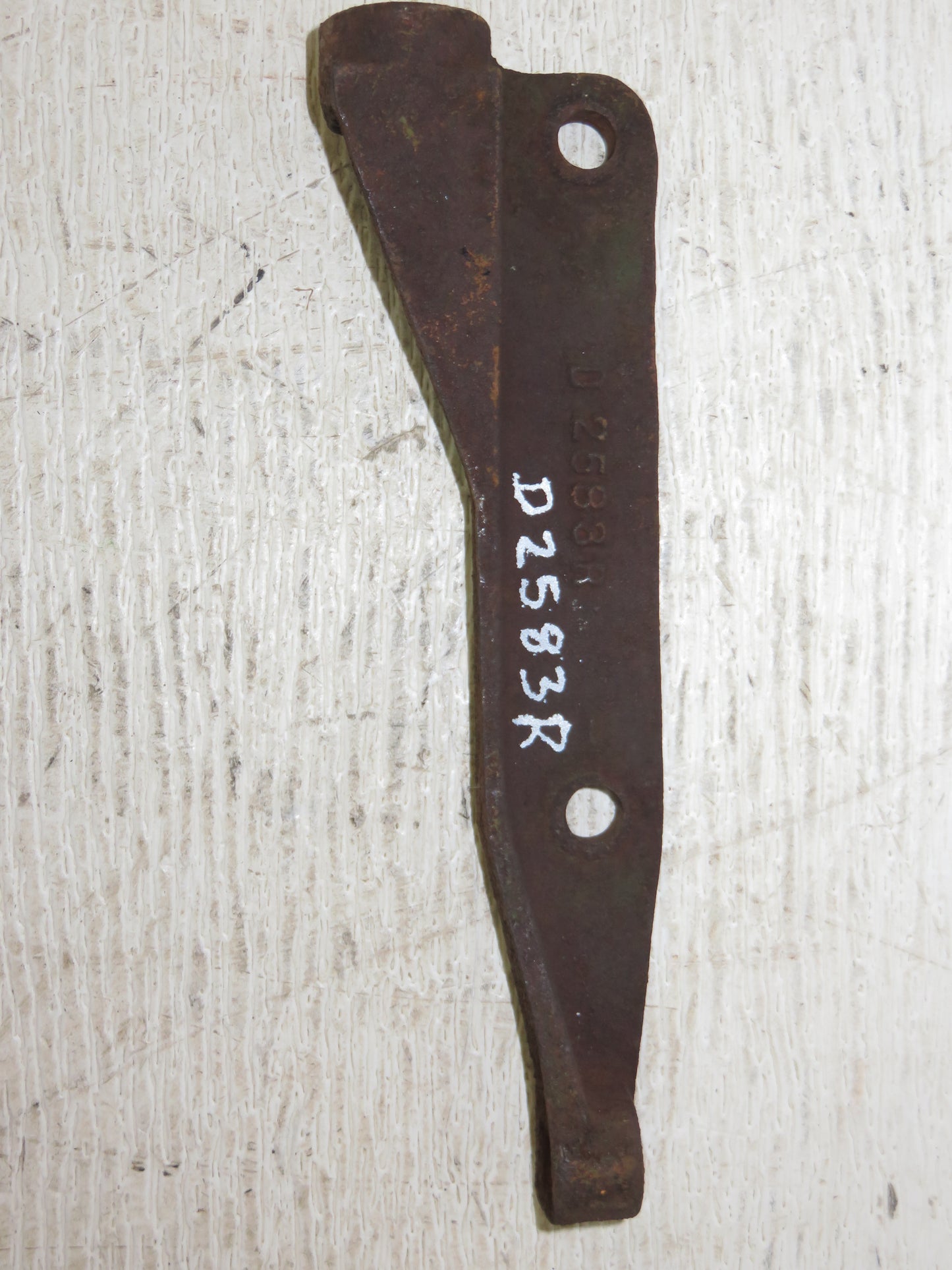 D2583R John Deere Throttle Control Crank Bracket For D