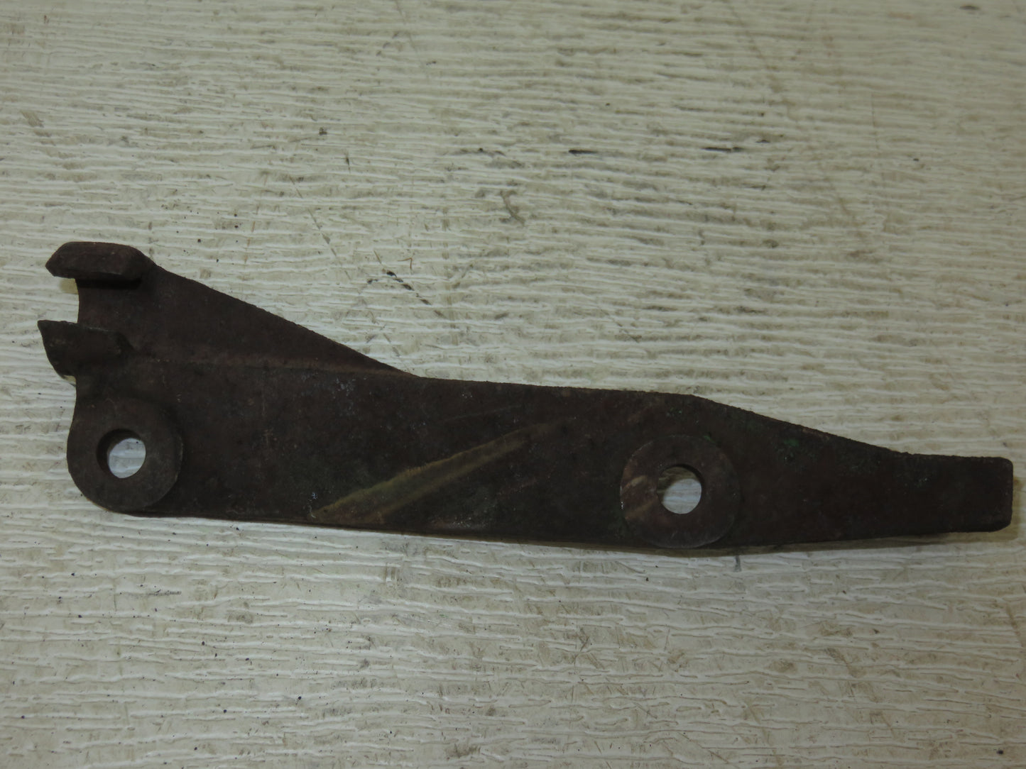 D2583R John Deere Throttle Control Crank Bracket For D