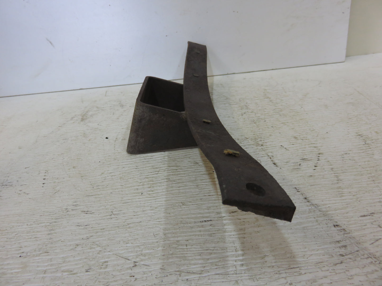 AD1959R John Deere Rear Fuel Tank Support For D