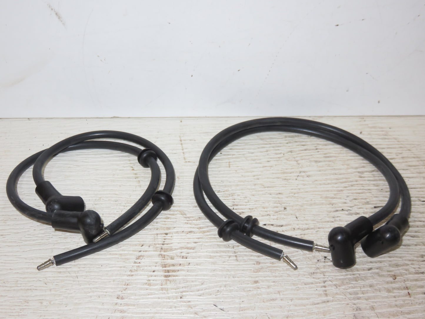 AR12004R, AR12005R John Deere Spark Plug Wire Set For 70, 80, 720, 820, 730, 830