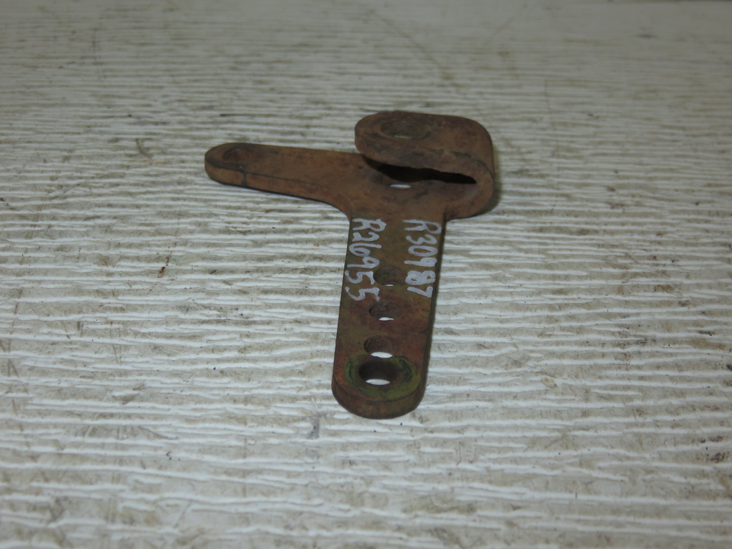 R30987 John Deere Throttle Lever Bell Crank For 3010, 4010