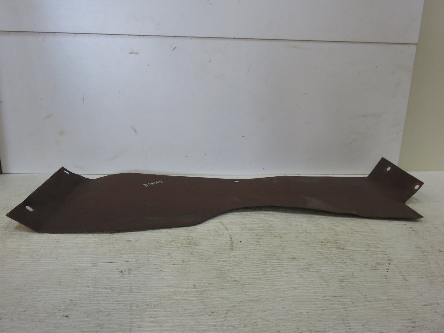 D1819R John Deere Left Hand Rear Dust Shield For D