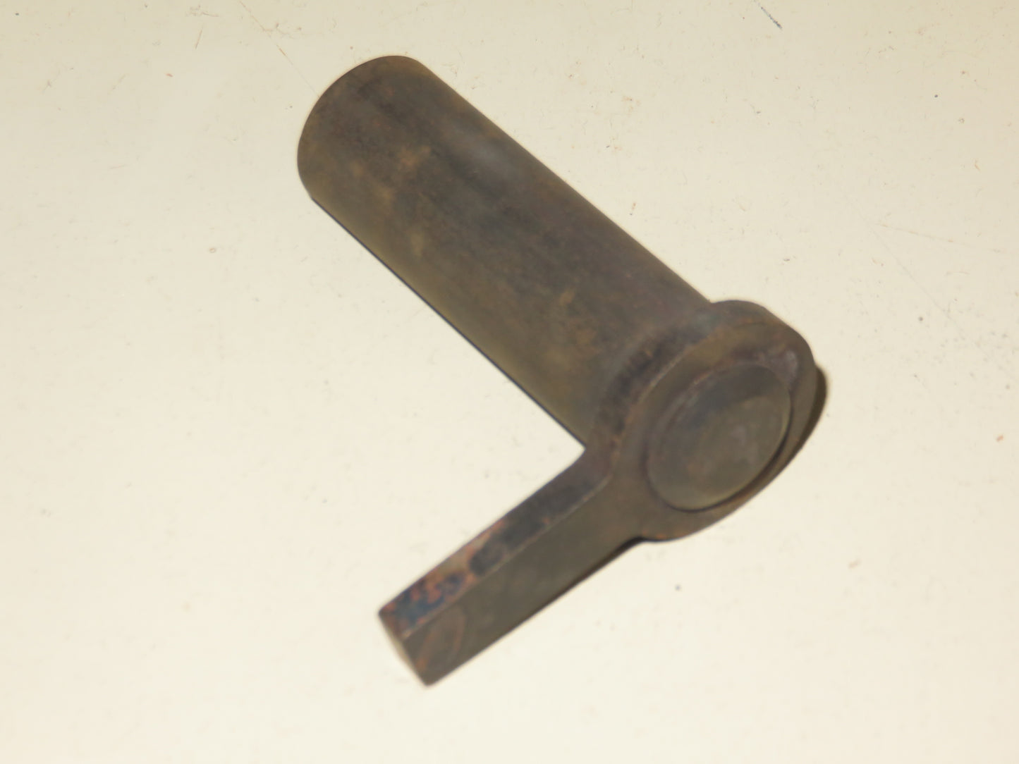 AA5365R, A2510R John Deere Drawbar Pivot Pin With Handle For A, B, M, MT, 40, 50, 60, 320, 420