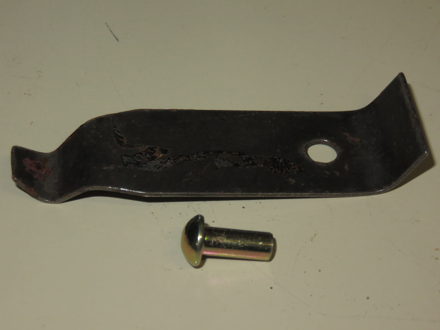 A6121R John Deere Clutch Pulley Cover Retaining Spring For A, G, 50, 60, 520, 620, 530, 630