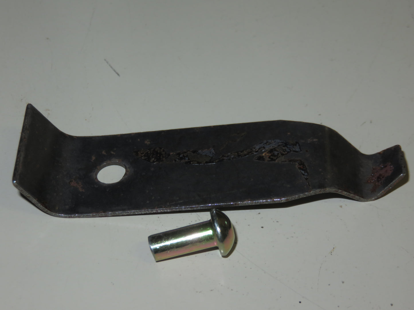 A6121R John Deere Clutch Pulley Cover Retaining Spring For A, G, 50, 60, 520, 620, 530, 630