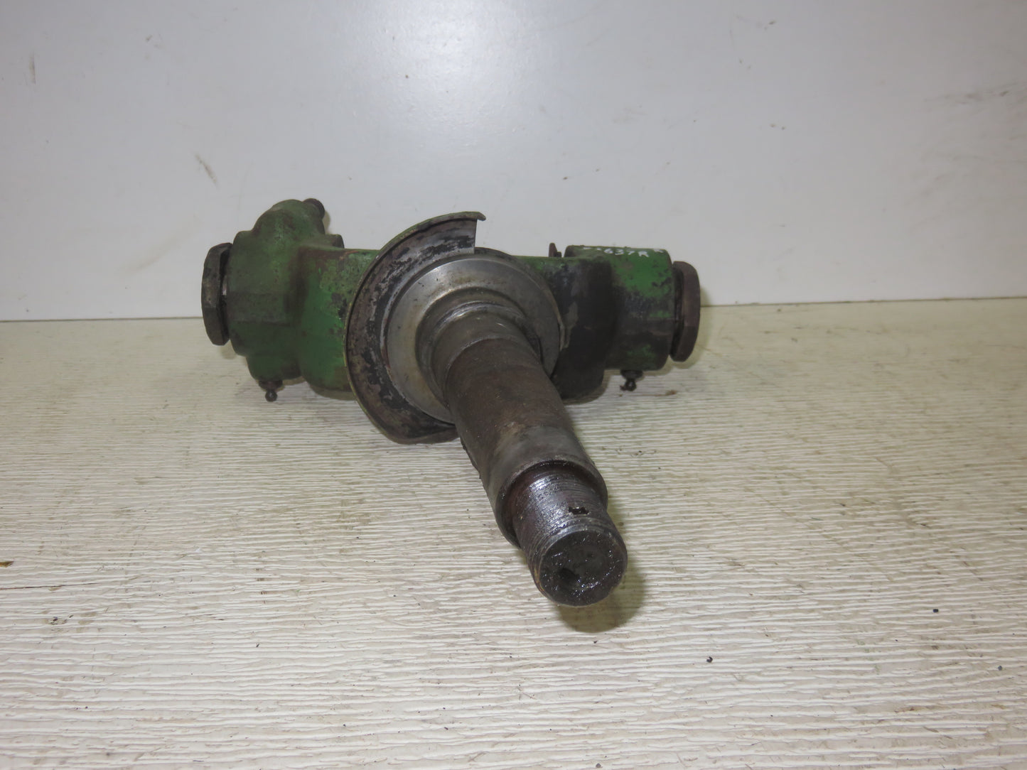 AD1381R, D2637R John Deere Front Spindle For AO, AR, D, GP