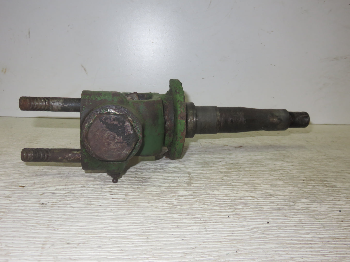 AD1381R, D2637R John Deere Front Spindle For AO, AR, D, GP