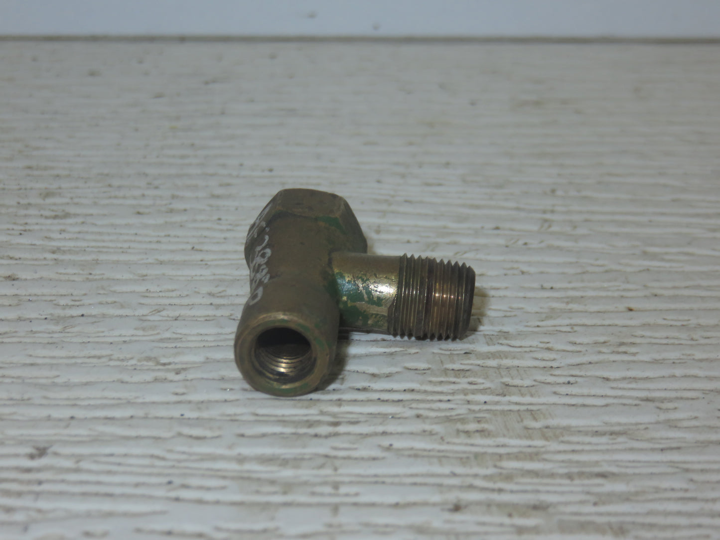 AF3883R John Deere Gas Shut Off Tee For Pony Motor On 720, 820, 730, 830, 840