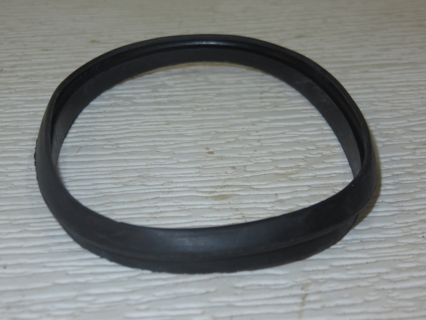 AA3239R John Deere Rubber Light Gasket For A, B, D, H, R, 50, 60, 70, 80
