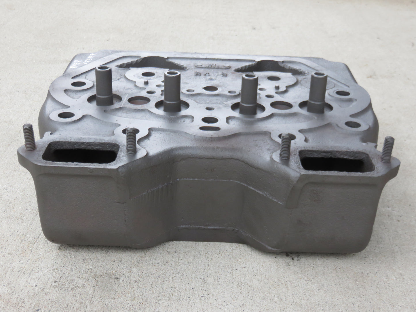 AR349R, R49R John Deere Cylinder Head For R