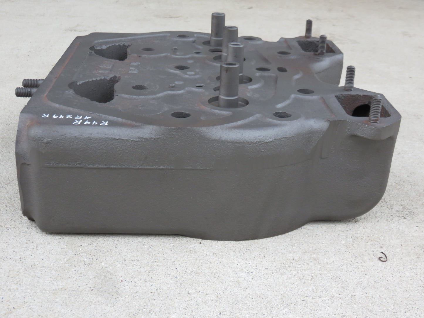 AR349R, R49R John Deere Cylinder Head For R