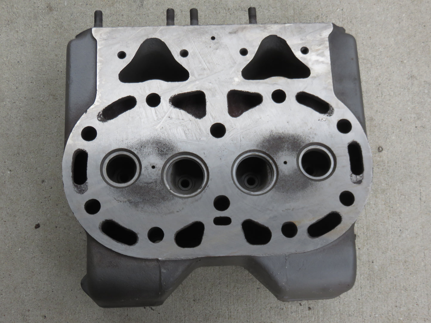 AR349R, R49R John Deere Cylinder Head For R
