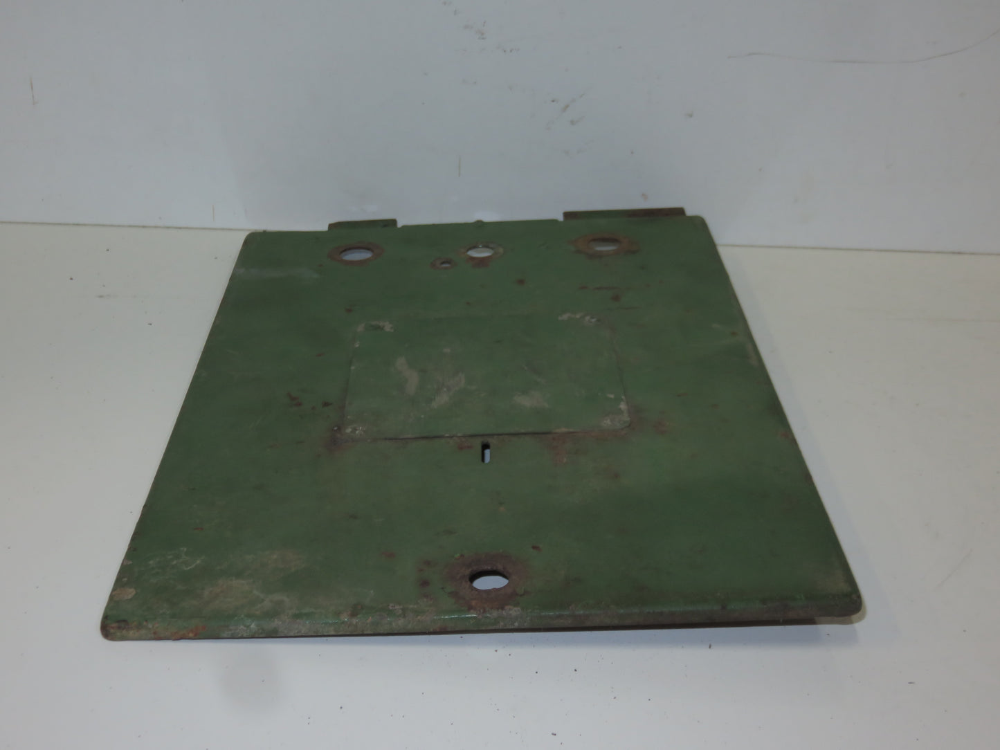 AR34887 John Deere Dash Support Cover For 3020, 4020