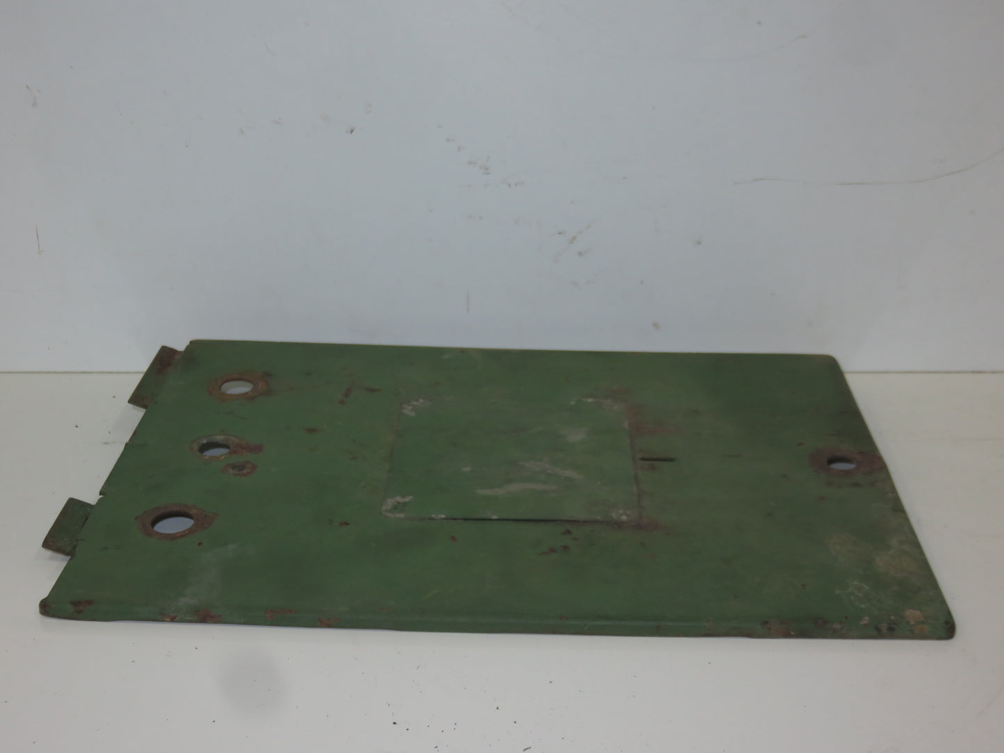 AR34887 John Deere Dash Support Cover For 3020, 4020