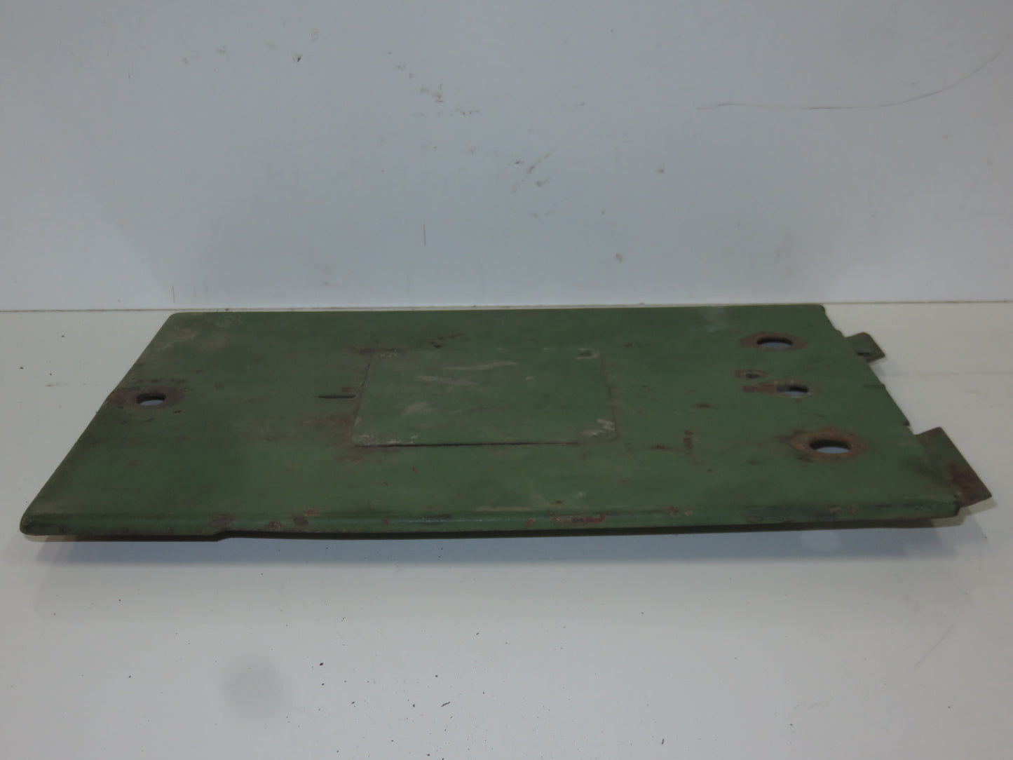 AR34887 John Deere Dash Support Cover For 3020, 4020