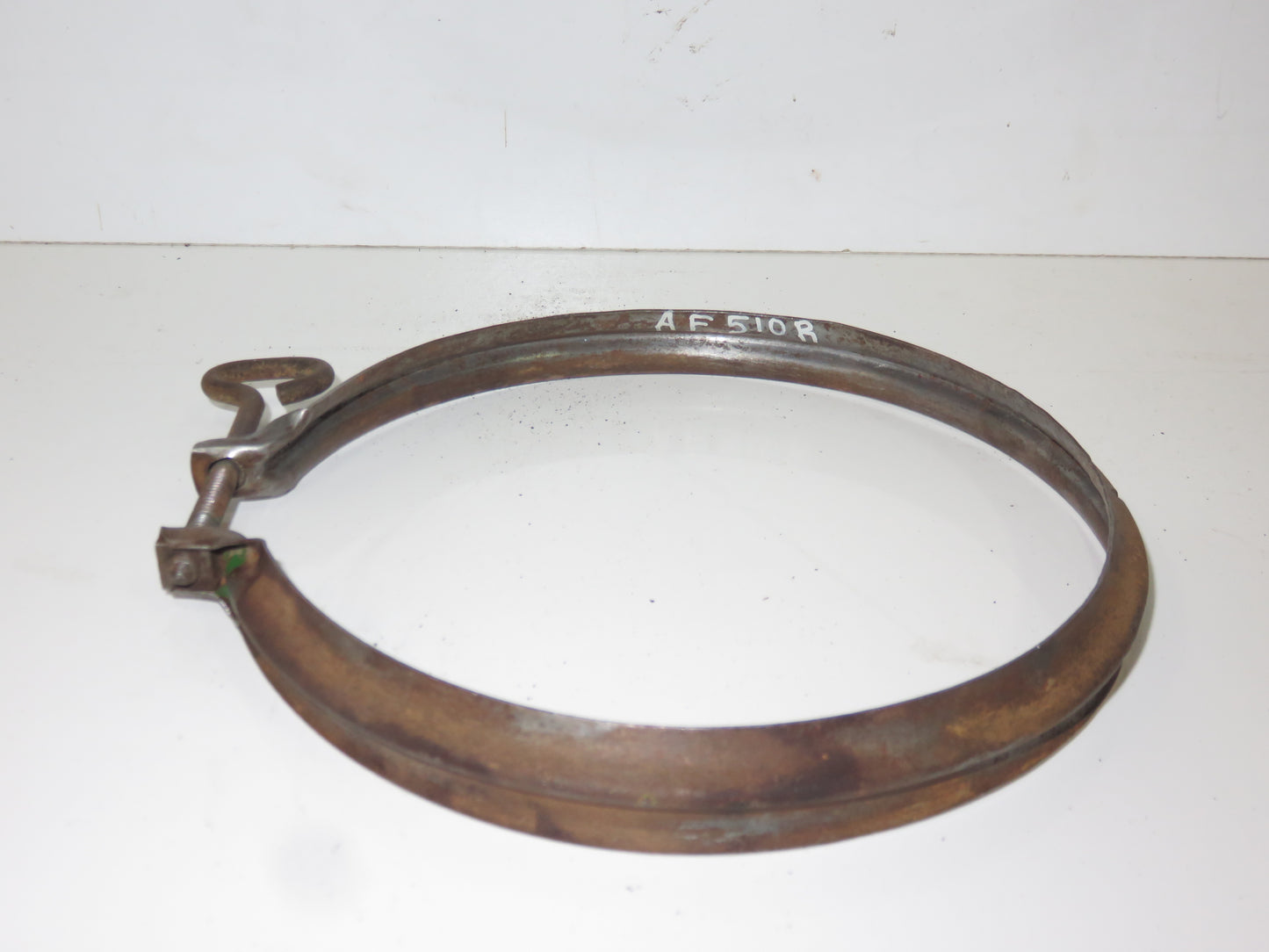 AF510R John Deere Air Cleaner Oil Bowl Clamp With Screw For A, G, 60, 620, 630