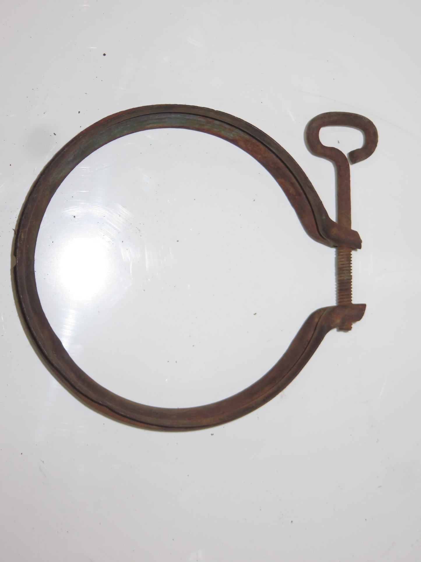 AH774R John Deere Air Cleaner Oil Bowl Clamp With Screw For H