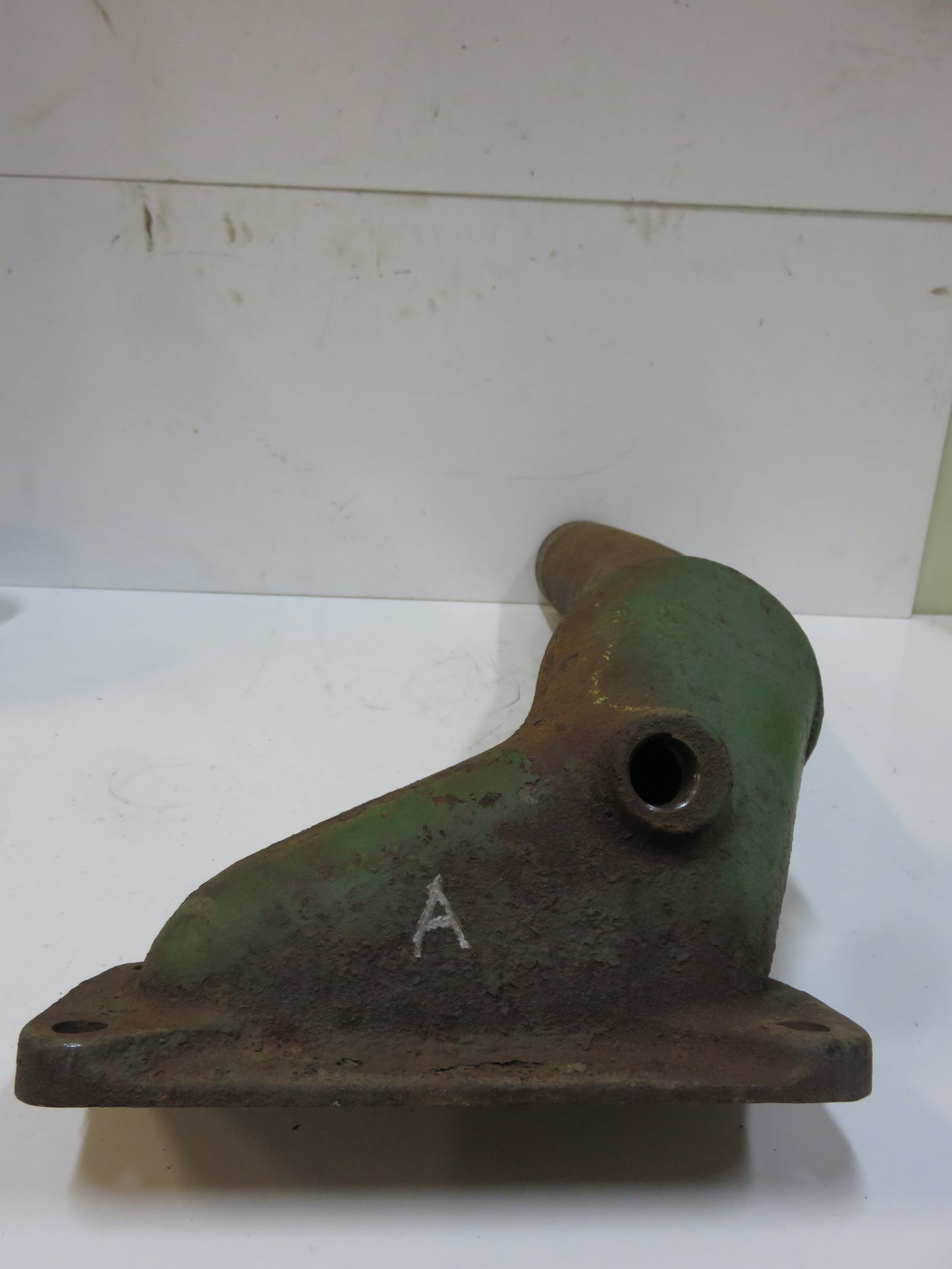 AA2237R, A2375R John Deere Upper Water Pipe For A