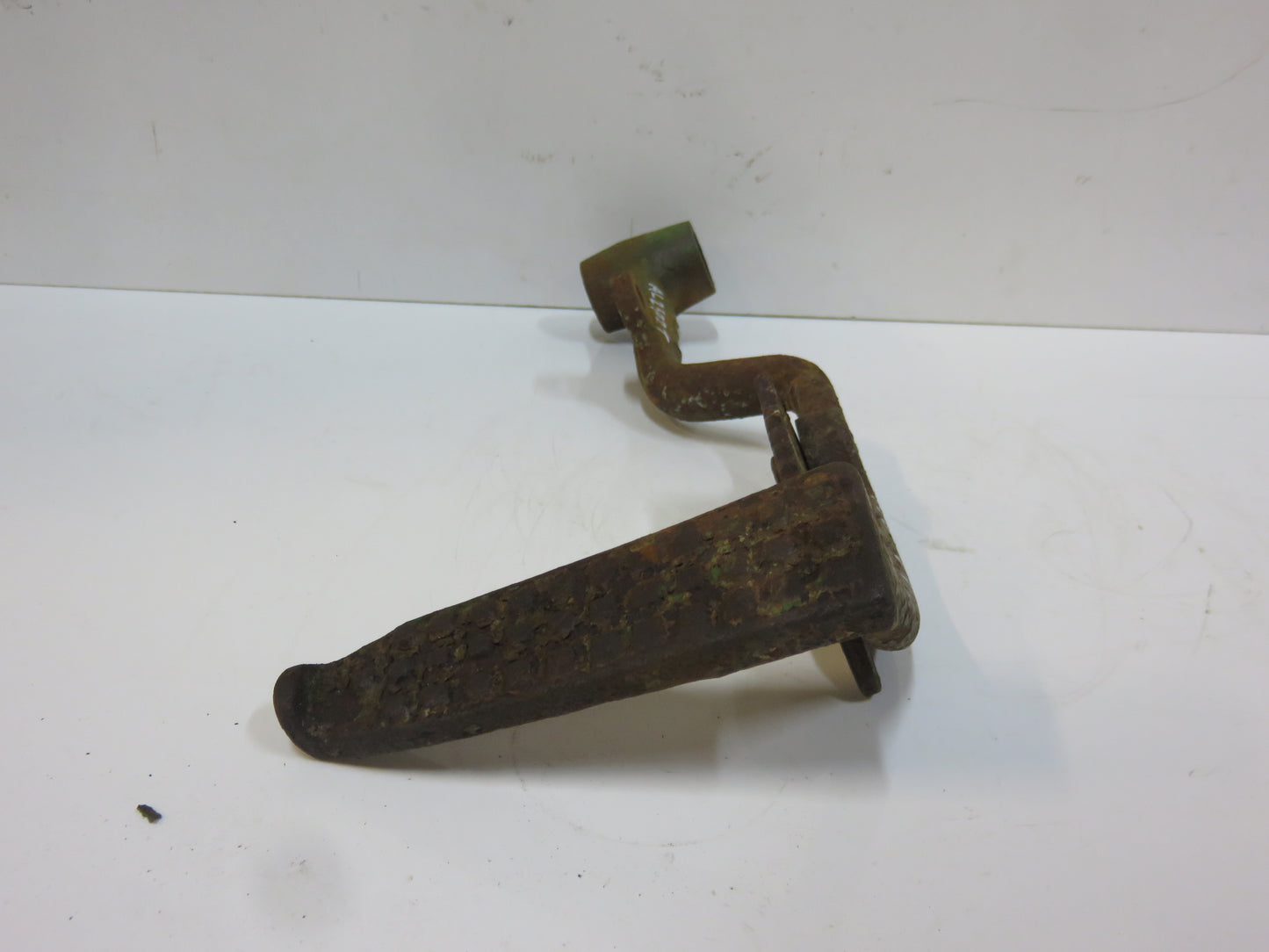 AL2302T, L604T John Deere Right Hand Brake Pedal With Lock For L, LI, LA