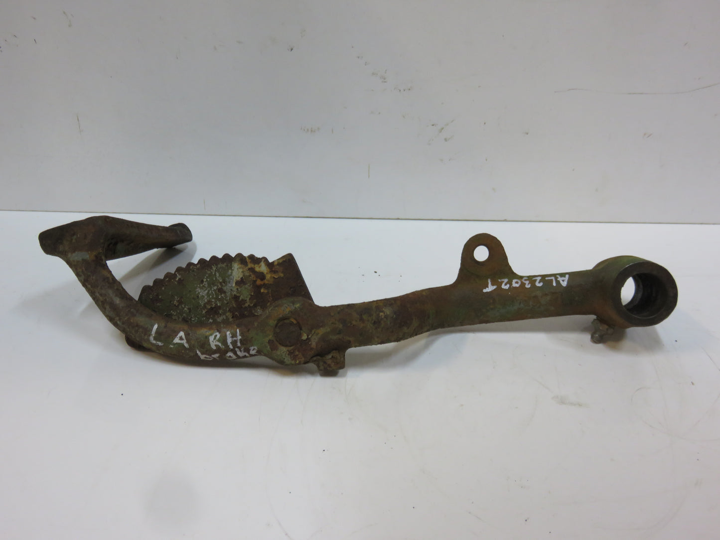 AL2302T, L604T John Deere Right Hand Brake Pedal With Lock For L, LI, LA