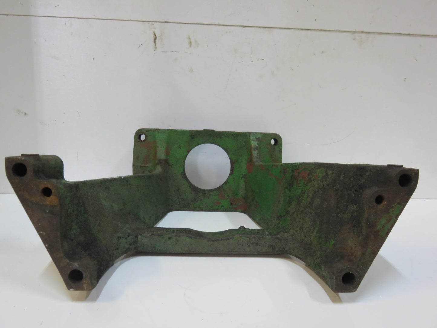 R46774 John Deere Hydraulic Pump Support For 3010, 4010, 5010, 3020, 4000, 4020, 5020, 6030