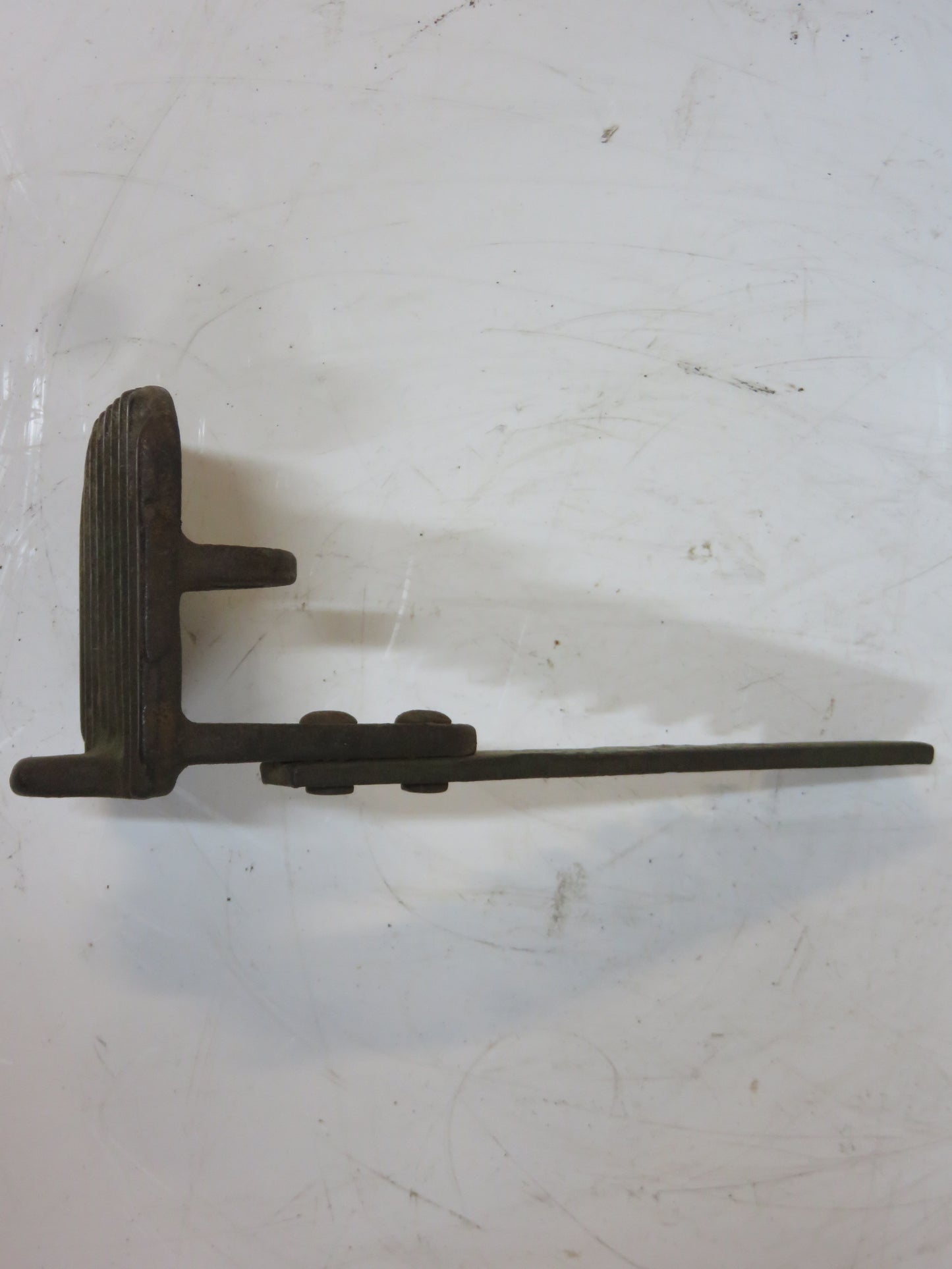 AR1866R, R783R John Deere Right Hand Brake Pedal For R