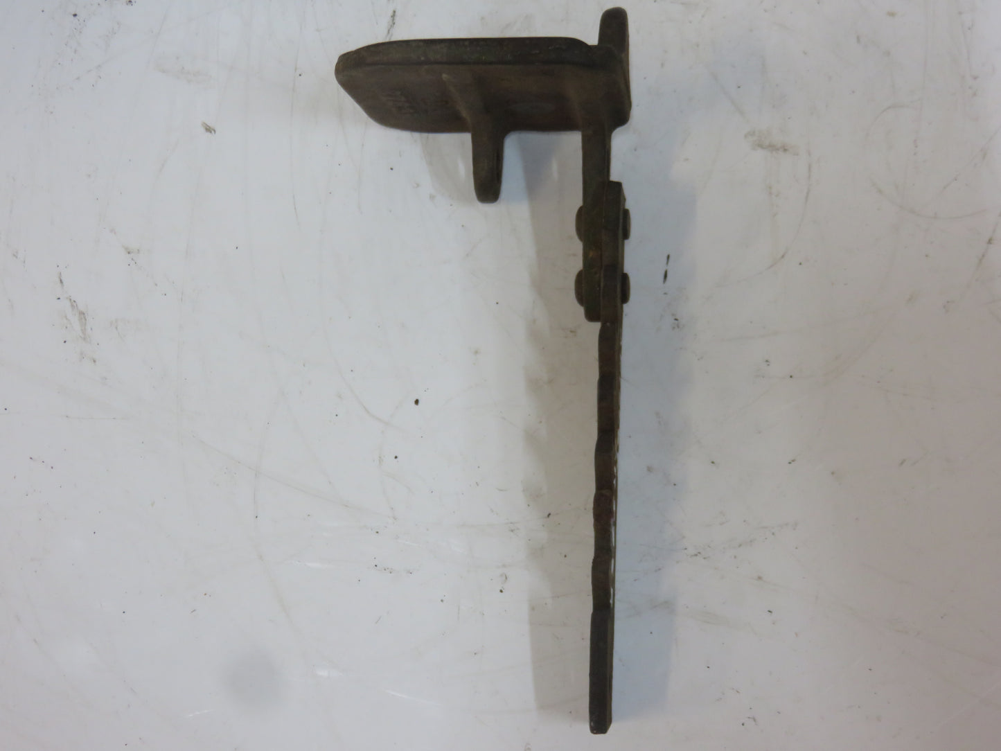 AR1866R, R783R John Deere Right Hand Brake Pedal For R