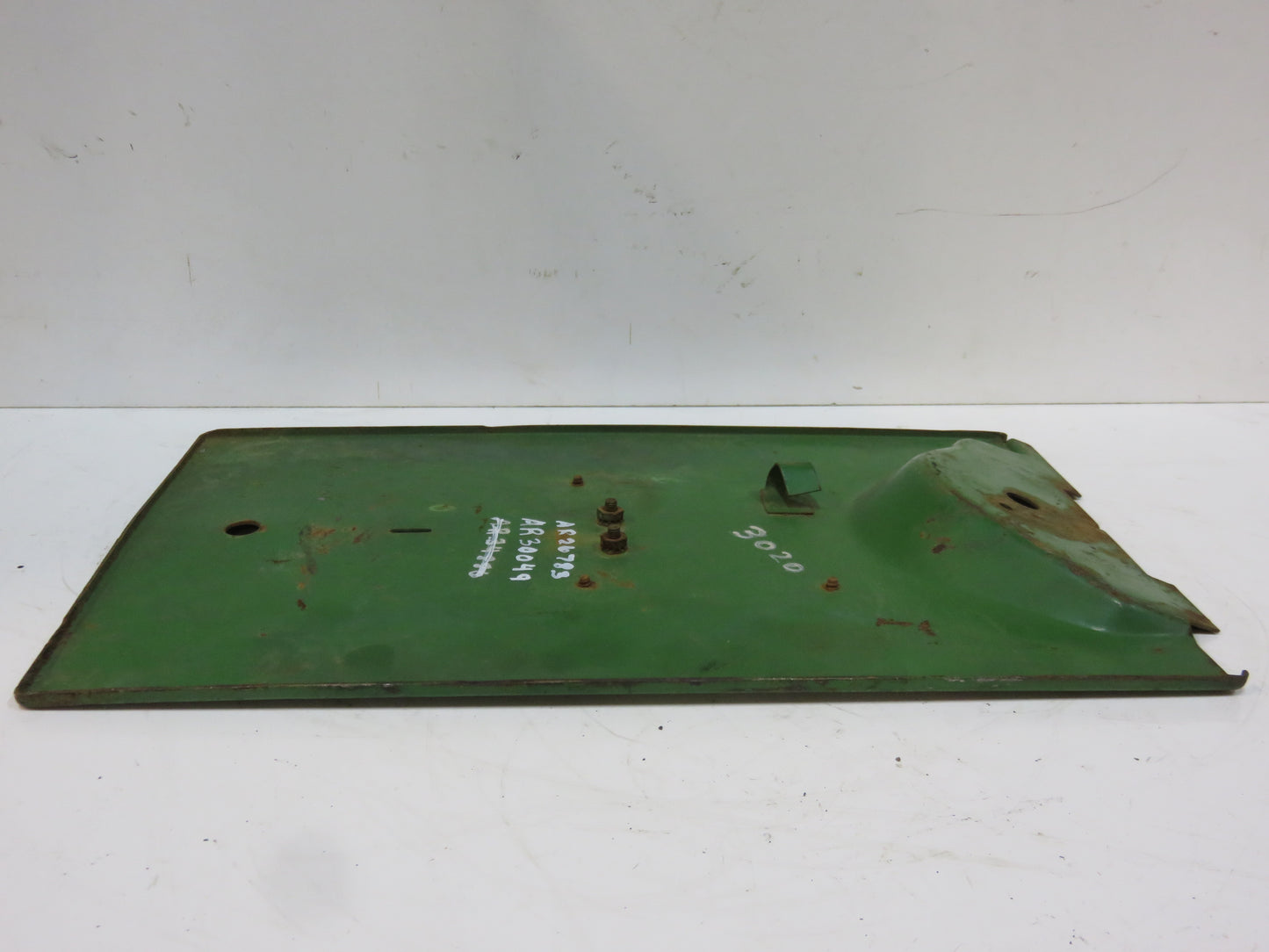 AR26783, AR30049 John Deere Lower Dash Support Cover For 3010, 4010