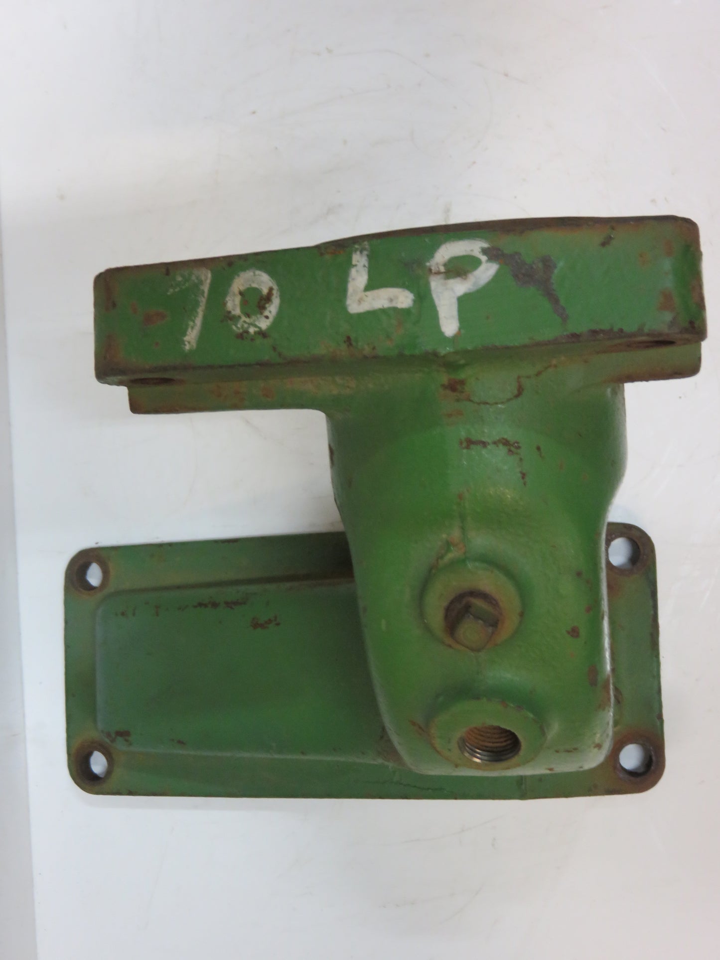 F2343R, F1119R John Deere Cylinder Water Outlet For 70
