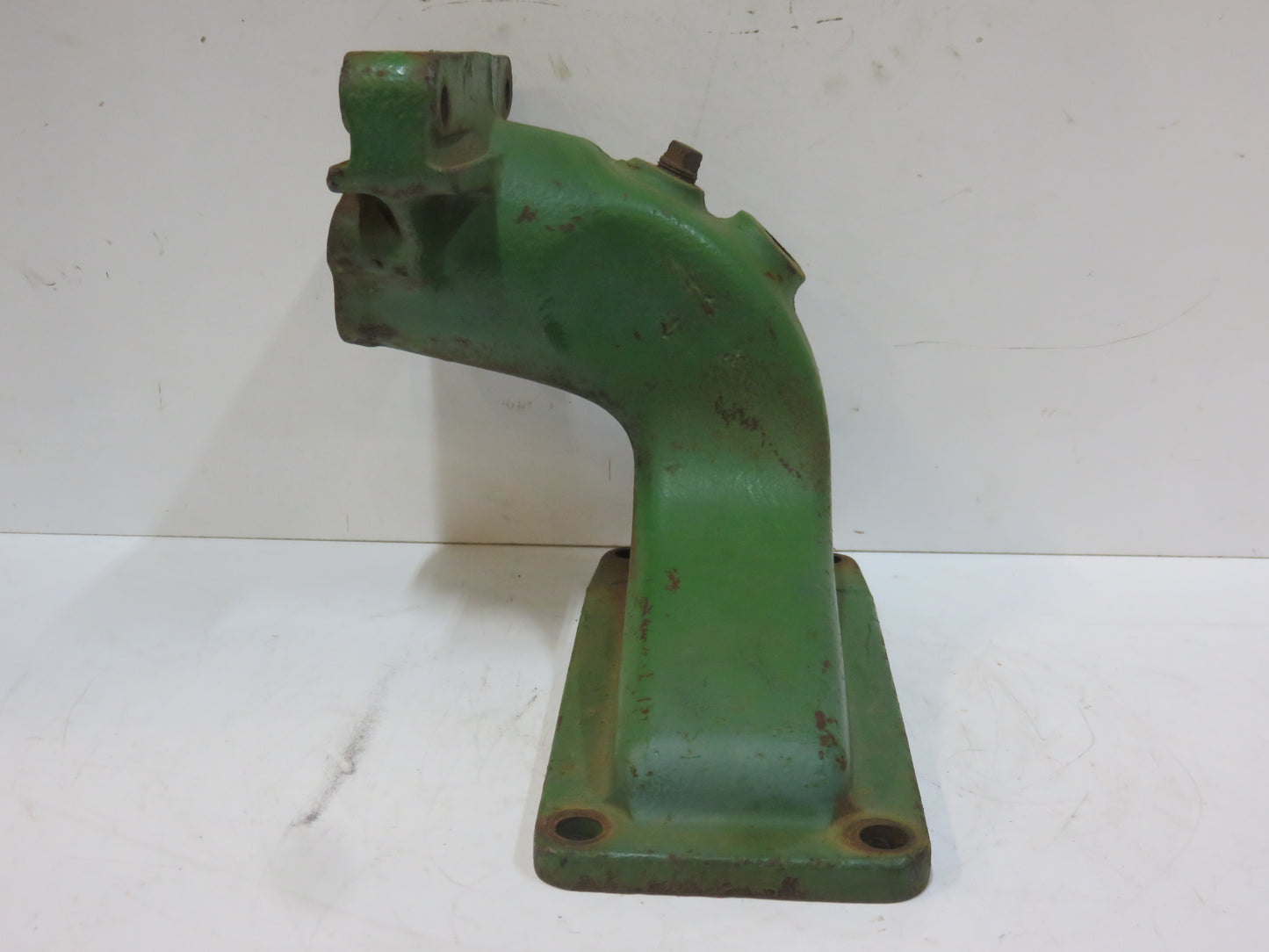 F2343R, F1119R John Deere Cylinder Water Outlet For 70