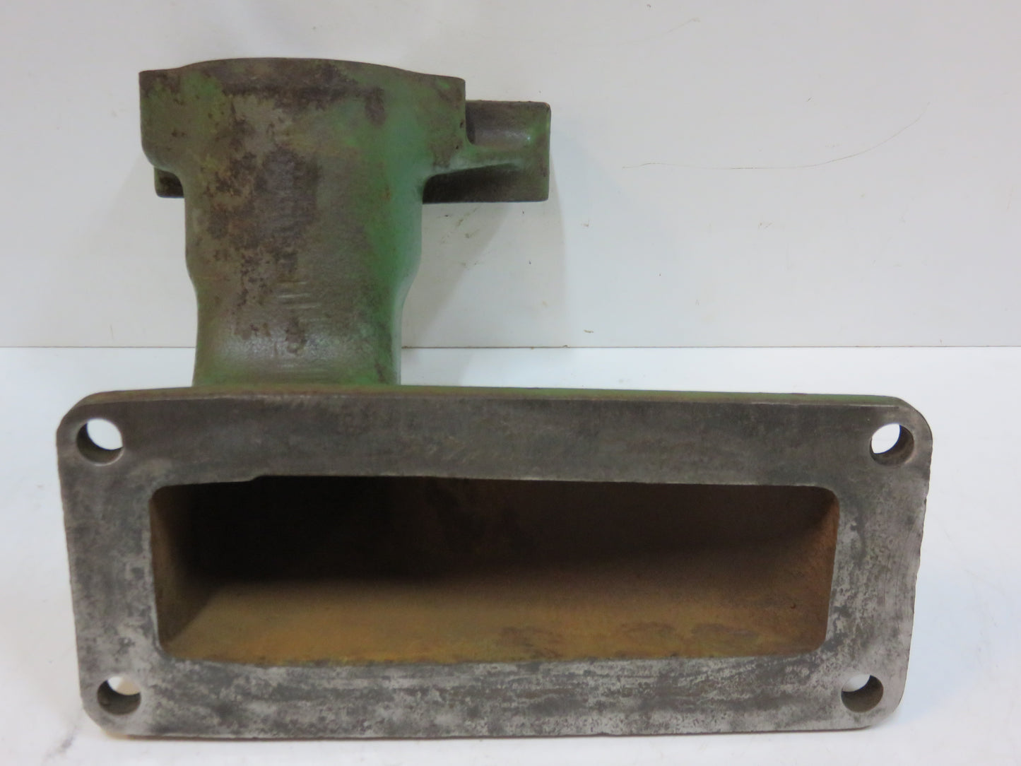 F2343R, F1119R John Deere Cylinder Water Outlet For 70