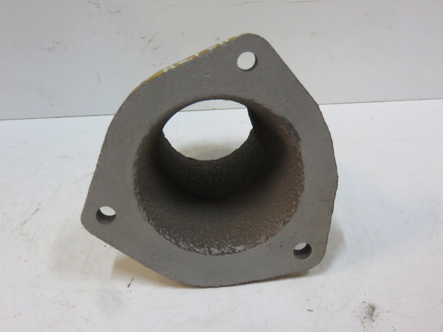 R20114R, R21650R John Deere Silencer Muffler Adapter Support For 80, 820, 830