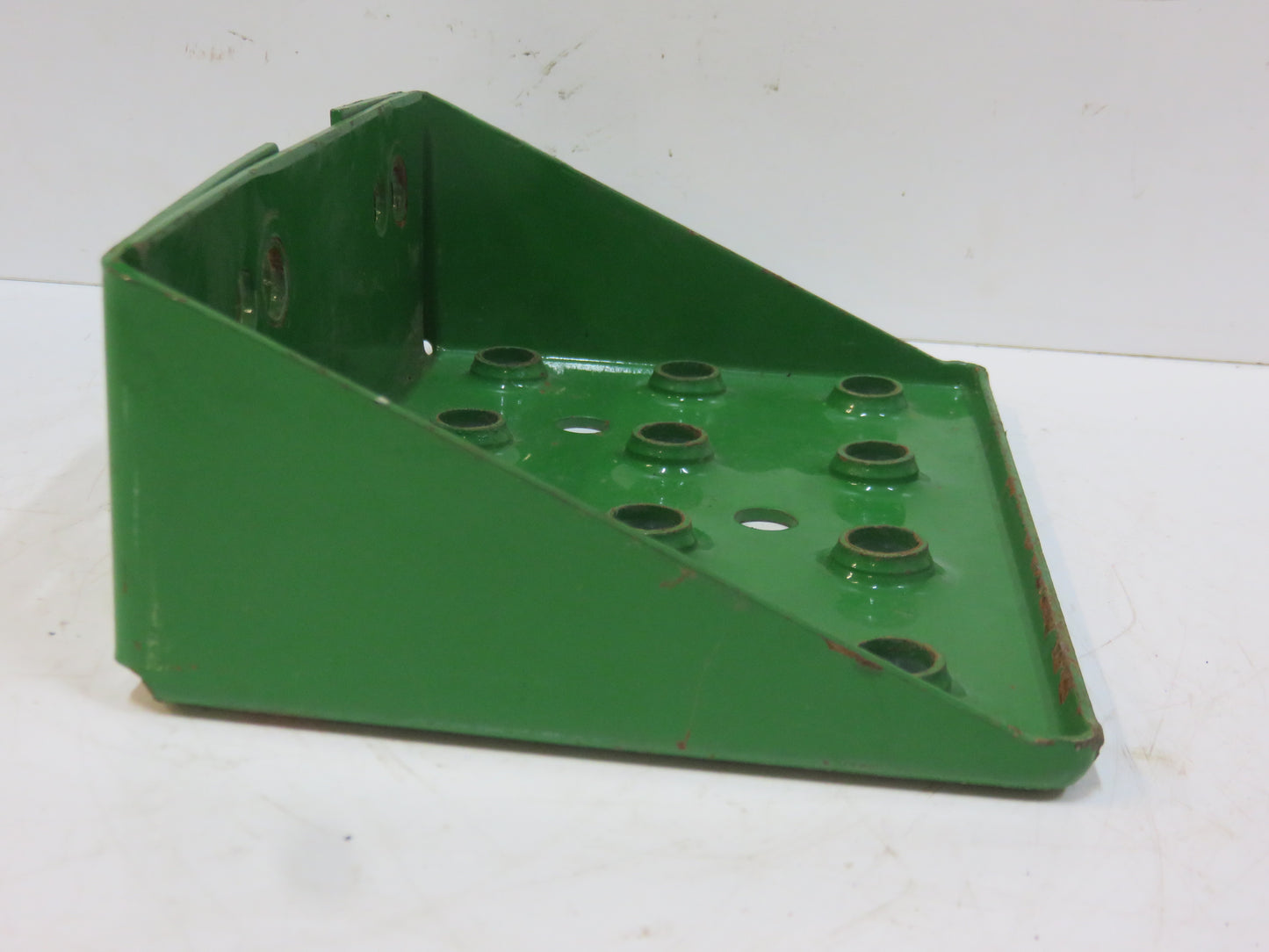 R27883 John Deere New Step For 2510, 3010, 4010, 2520, 3020, 4000, 4020, 4320