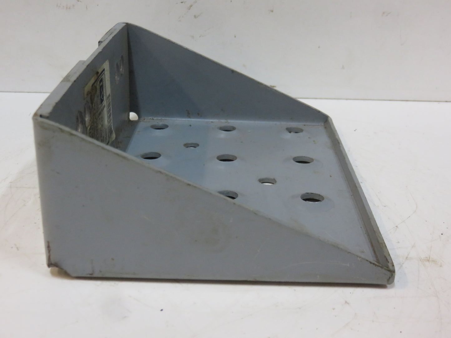 R27883 John Deere Reproduction Step For 2510, 3010, 4010, 2520, 3020, 4000, 4020, 4320
