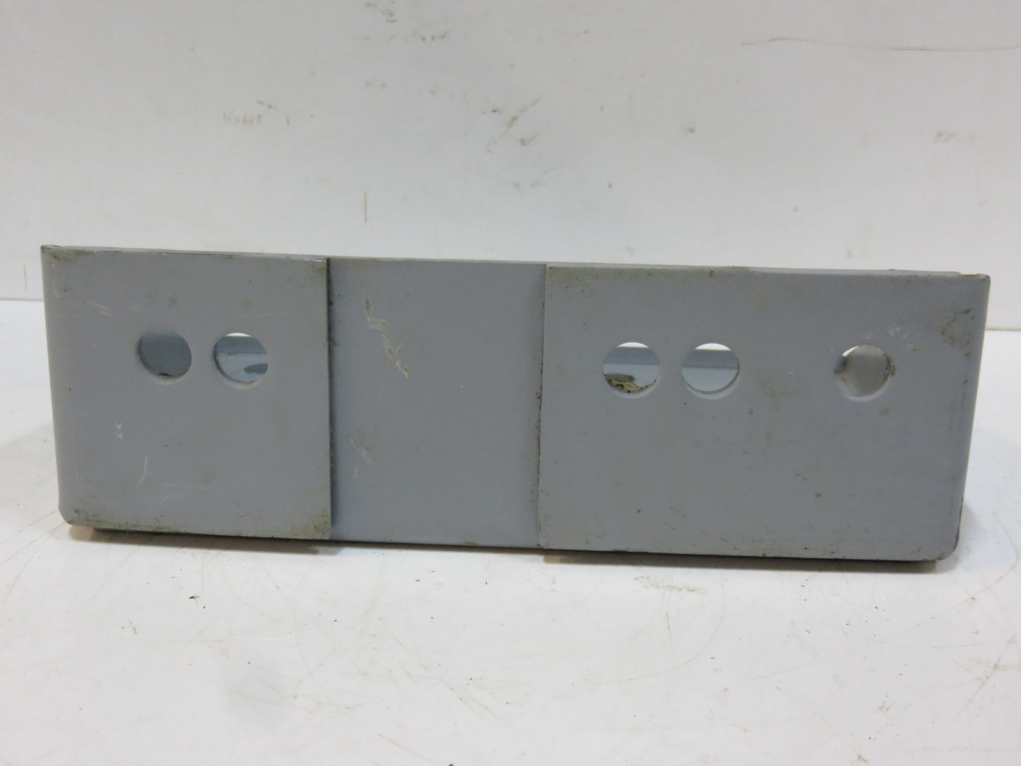 R27883 John Deere Reproduction Step For 2510, 3010, 4010, 2520, 3020, 4000, 4020, 4320