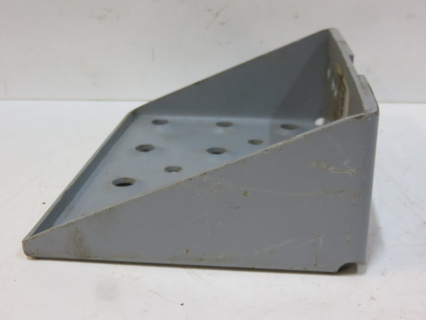 R27883 John Deere Reproduction Step For 2510, 3010, 4010, 2520, 3020, 4000, 4020, 4320